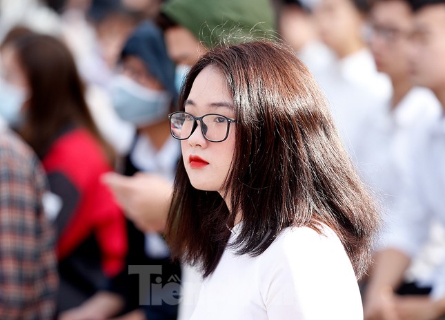 Lễ khai giảng rạng ngời và bài học lòng yêu thương dành cho tân sinh viên sư phạm ảnh 6