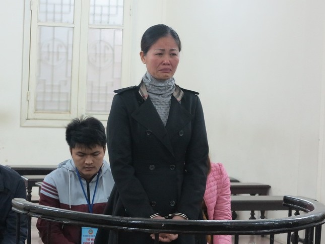 Người phụ nữ 'khủng bố' chủ tịch xã, đánh công an bị thương ảnh 1