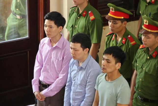 Bác sĩ Hoàng Công Lương bị truy tố khung hình phạt 3 đến 10 năm tù ảnh 1