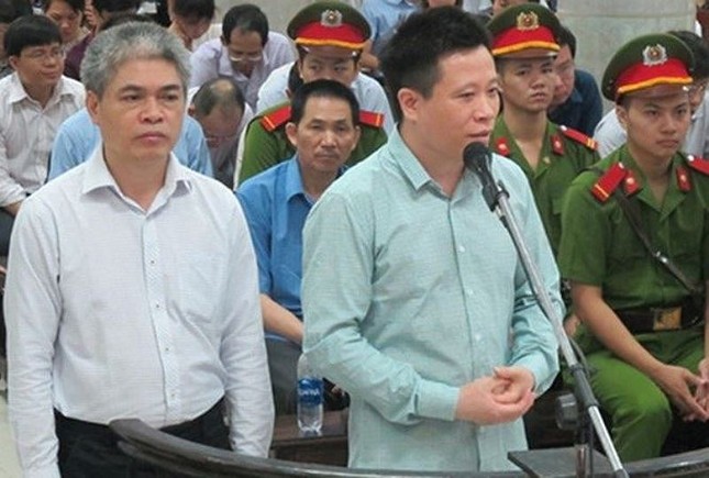Điểm lại những phiên tòa 'dậy sóng' trong năm 2018 ảnh 7
