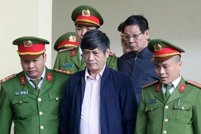 Điểm lại những phiên tòa 'dậy sóng' trong năm 2018 ảnh 2