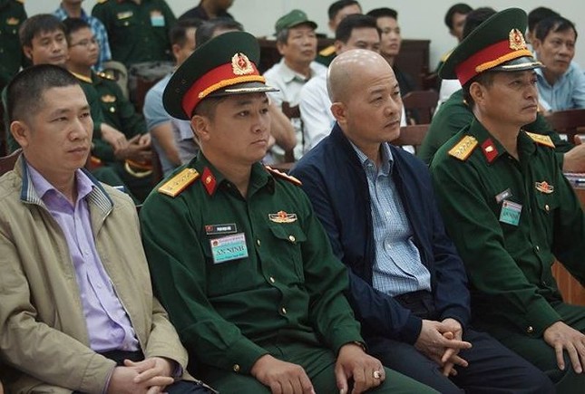 Điểm lại những phiên tòa 'dậy sóng' trong năm 2018 ảnh 10