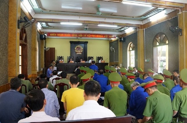 Loạt cựu cán bộ tỉnh Sơn La nhận án vì bồi thường 'thừa' 1,2 tỷ ảnh 1