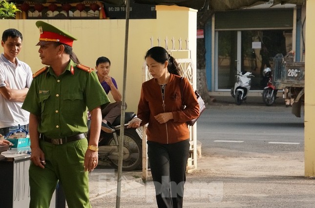 Xử gian lận thi ở Sơn La: Không giao việc, triệu tập 27 nhân chứng quan trọng ảnh 4