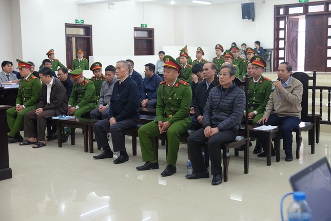 Vụ mua bán AVG: Nữ phó tổng bật khóc, nói không muốn làm khổ cấp dưới ảnh 1