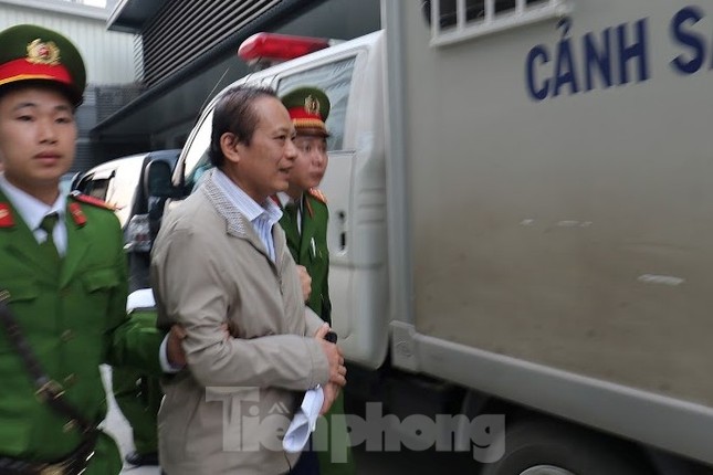 Kiểm sát viên: 'Ông Nguyễn Bắc Son phải là tấm gương đạo đức nhưng lại tha hóa' ảnh 1