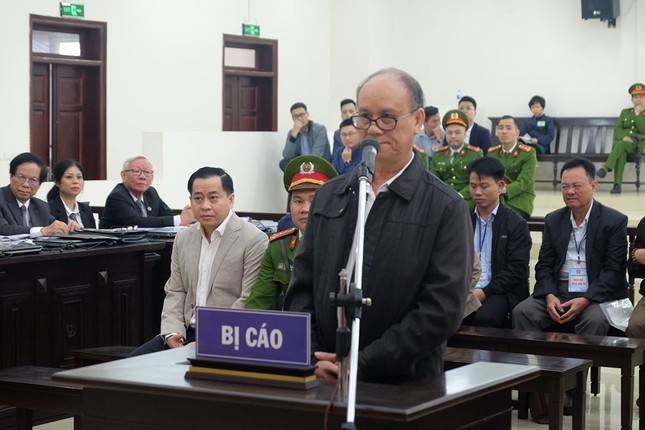 Hai cựu Chủ tịch Đà Nẵng bị đề nghị 18 đến 27 năm tù ảnh 1