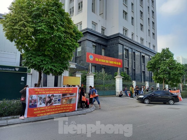 Chánh án Hà Nội xét xử vụ cháu 3 tuổi bị mẹ và cha dượng bạo hành đến chết ảnh 2