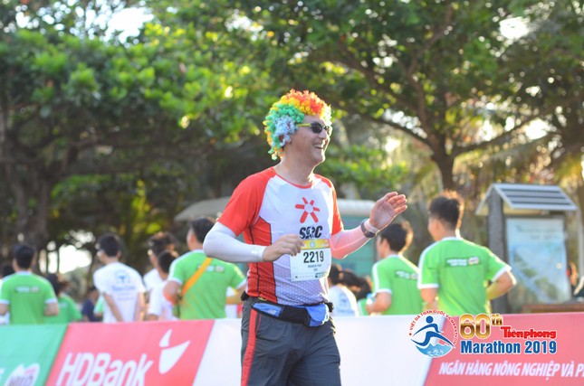 Runner Nhật 'hò hẹn' với đường chạy marathon Tiền Phong 2019 ảnh 3