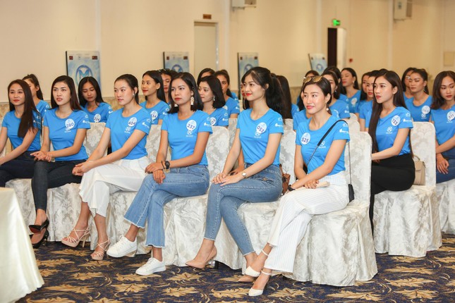 Thí sinh Miss World Việt Nam hội tụ khoe sắc, tạo dáng tập catwalk ảnh 5