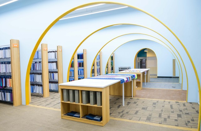 Những hình ảnh 'lạ mắt' ở showroom sáng tạo thời trang lớn nhất Việt Nam ảnh 3