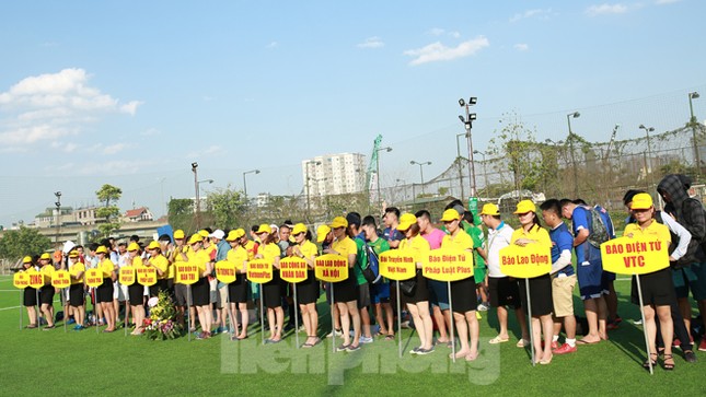 Đội bóng Tiền Phong vào tứ kết Cup Trung Thành 2017 ảnh 2