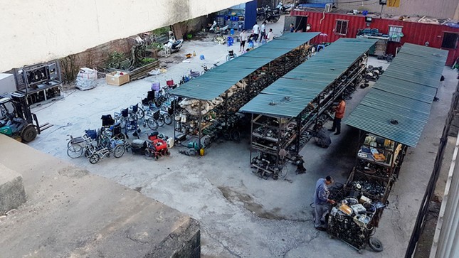 Ai bảo kê 'đại siêu thị' máy móc cũ dưới chân cầu Thăng Long? ảnh 1