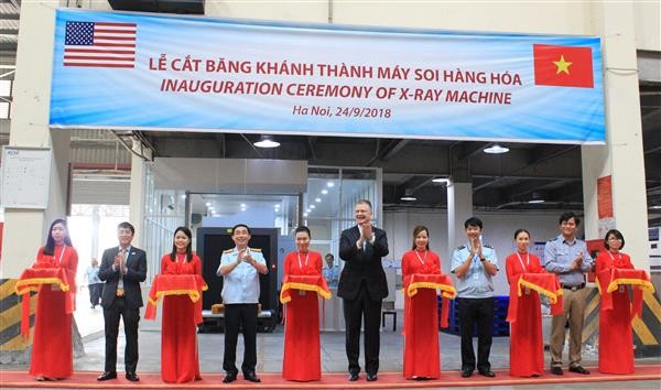 Việt Nam tiếp nhận máy soi hàng hóa 4,6 tỷ đồng ảnh 1