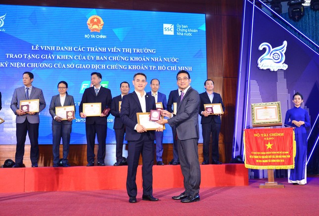 Bảo Việt đóng góp lớn cho thị trường chứng khoán Việt Nam ảnh 1