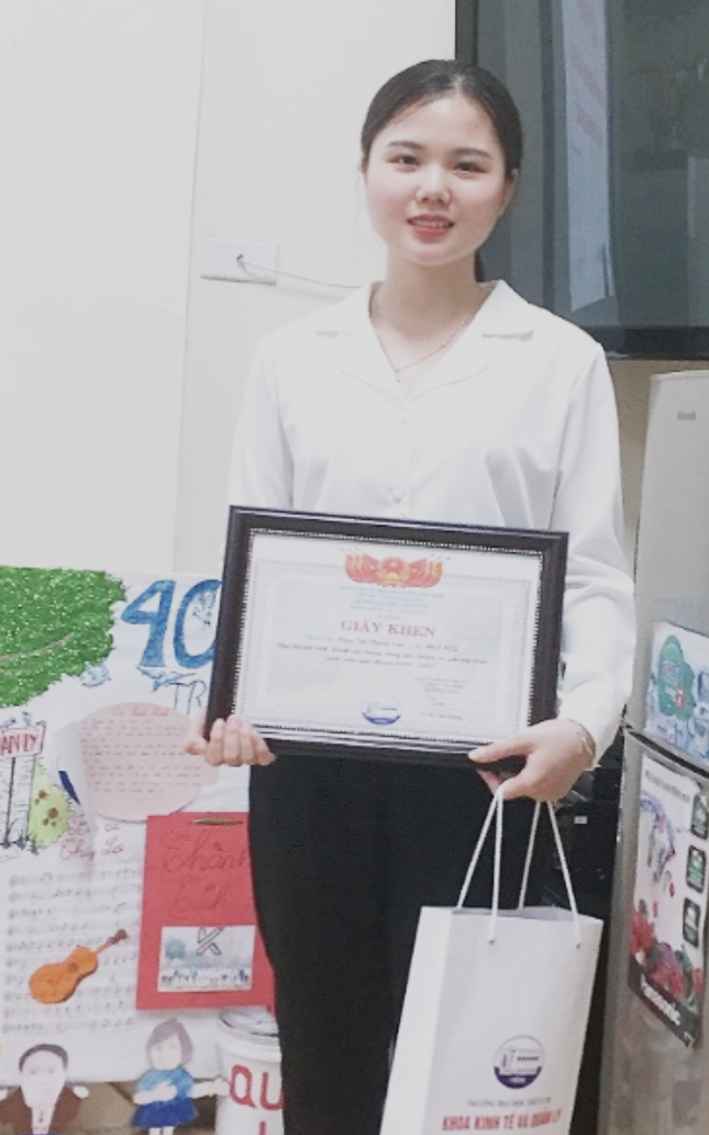 Nữ lớp trưởng trường Thủy Lợi đến từ Hải Phòng xinh đẹp, học giỏi, nhiệt tình với Đoàn thể ảnh 3