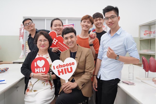 MC Lê Minh Ngọc: Từ chàng trai mê nghệ thuật đến giảng viên Đại học ảnh 12