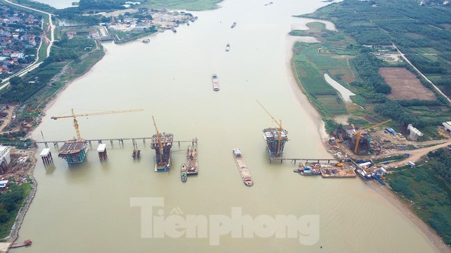 Toàn cảnh công trường xây dựng cầu vượt sông gần 2.000 tỷ đồng ở Bắc Ninh ảnh 3