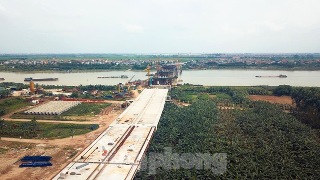 Toàn cảnh công trường xây dựng cầu vượt sông gần 2.000 tỷ đồng ở Bắc Ninh ảnh 4