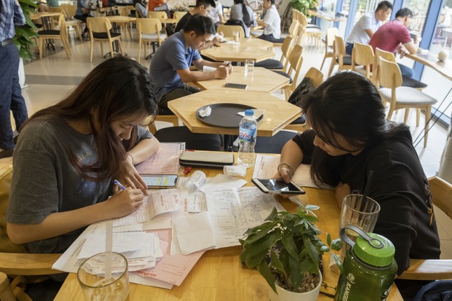 “Kỳ lạ” tiệm Nail mọc lên giữa trường Đại học ảnh 3