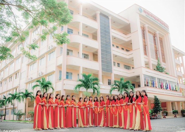 Trường Đại học Sư phạm kỹ thuật Vĩnh Long: Tự hào quá khứ, kiến tạo tương lai ảnh 11