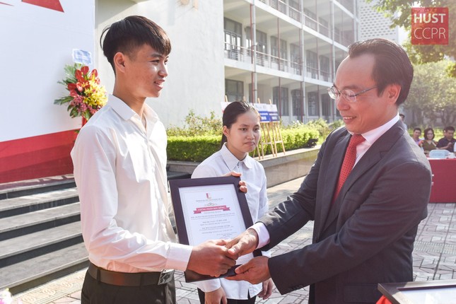 Nam thủ khoa đại học khối A 2019 nhắn nhủ gì tới đàn em chuẩn bị thi THPT 2020? ảnh 1