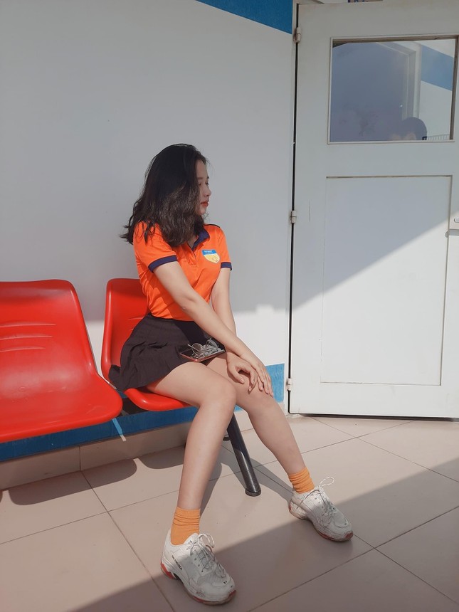 Tân sinh viên được gắn mác “cô giáo” chỉ sau một đêm ảnh 8