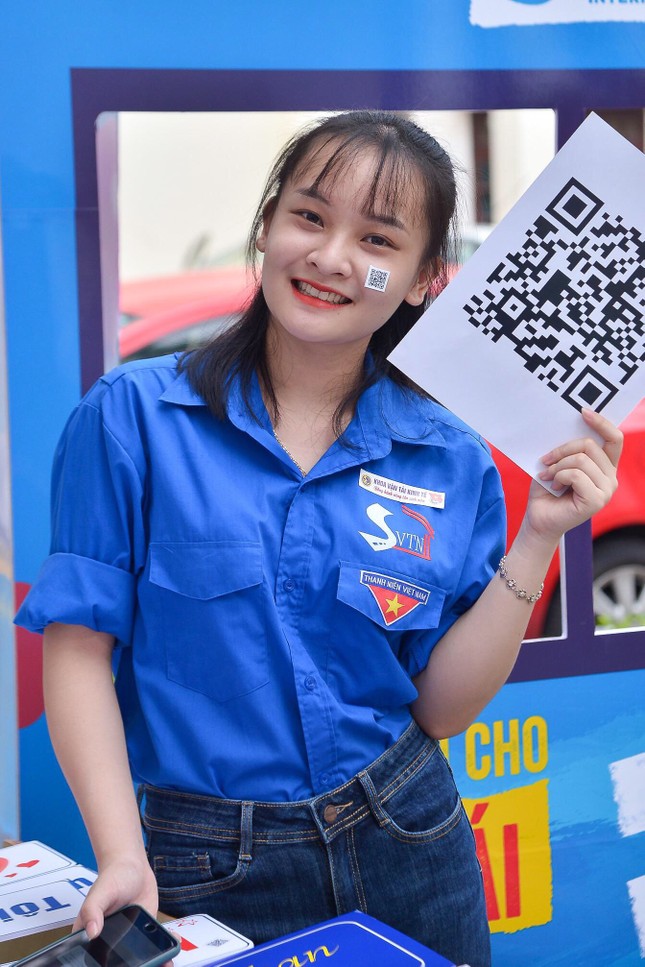 Nữ sinh là Đảng viên trẻ xuất sắc tiêu biểu của trường Giao thông ảnh 4