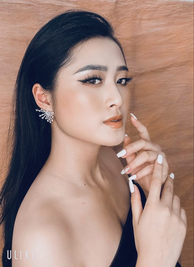 Người mẫu cao trên 1m70 thích đá bóng, đặt mục tiêu bằng giỏi khi ra trường ảnh 6