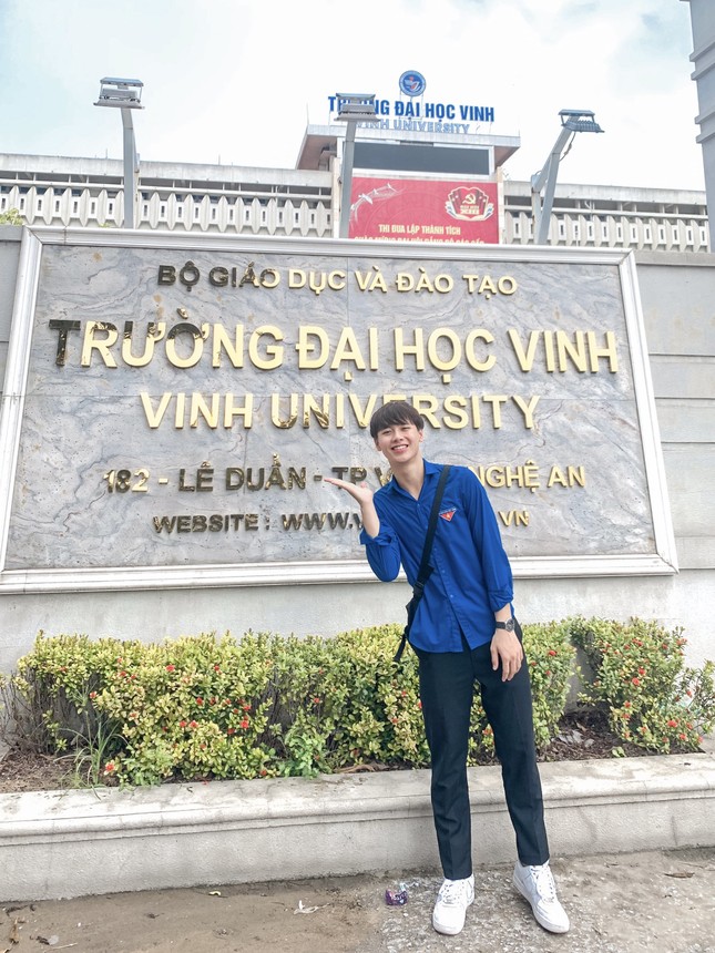 Chàng trai cao 1m75, quê ở Nghệ An hiếu học nổi danh trên mạng xã hội ảnh 2