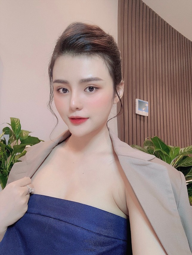 Thiếu nữ 2K3 đẹp dịu dàng trong tà áo dài trắng ảnh 12