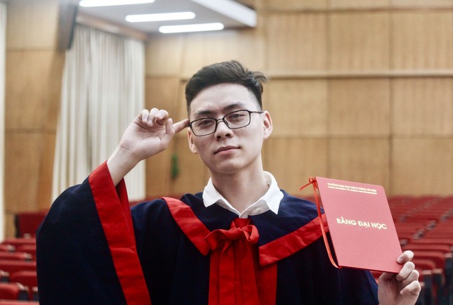 Soái ca Bách khoa tốt nghiệp bằng xuất sắc với đam mê trở thành thầy giáo ảnh 4