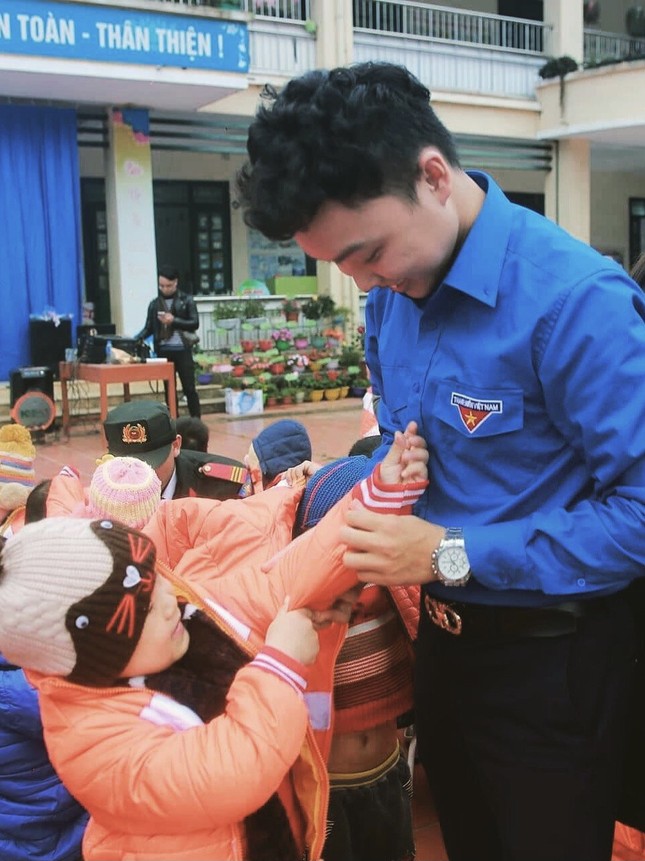 Thầy giáo trường Y đồng sáng lập trung tâm đào tạo MC từng bị loại vì giọng địa phương ảnh 7