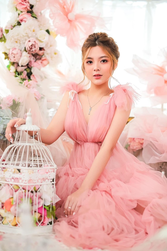 Ngắm nhìn bộ ảnh đẹp như công chúa của nữ sinh Đại học Công nghiệp TP.HCM ảnh 3