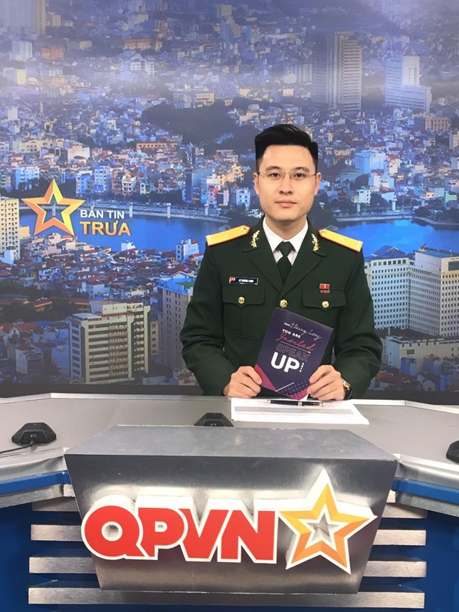BTV – MC Lê Hoàng Long: Từ nỗ lực theo đuổi đam mê, tới MC Thời sự trẻ nhất Việt Nam ảnh 7