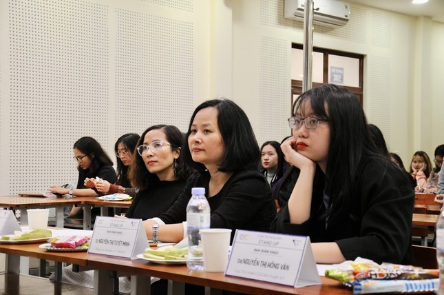 Chung kết cuộc thi hùng biện “Stand Up 2020”: “Hãy tôn trọng. Chấm dứt quấy rối tình dục” ảnh 1