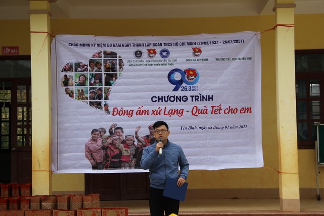 Ấm áp chương trình “Đông ấm xứ Lạng, quà Tết cho em“ ảnh 1