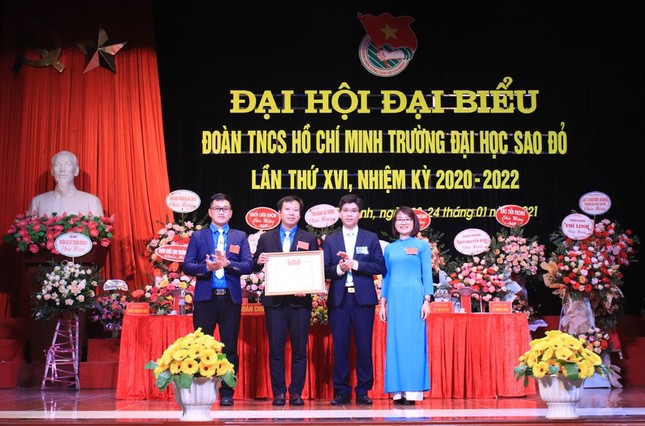 Lần đầu tiên Đại học Sao Đỏ có nữ Bí thư Đoàn trường ảnh 2