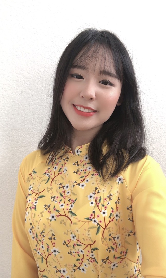 Rực rỡ sắc vàng với bộ ảnh áo dài Việt Nam đón Tết của du học sinh tại Mỹ ảnh 2
