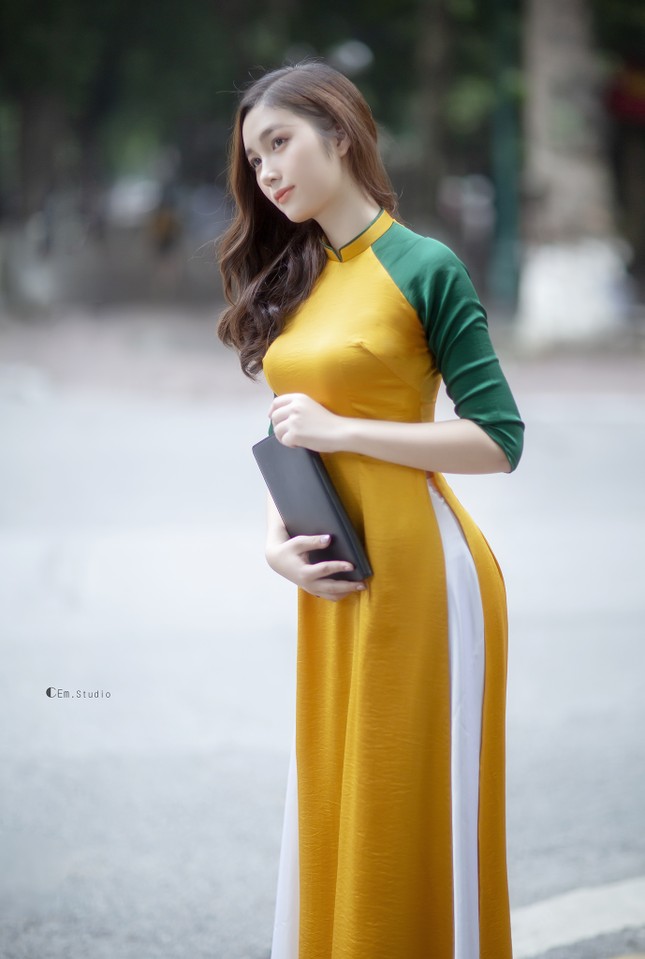 Hot girl xứ Nghệ là Hoa khôi Đại học Quốc gia khoe nhan sắc ngọt ngào trong tà áo dài truyền thống ảnh 7