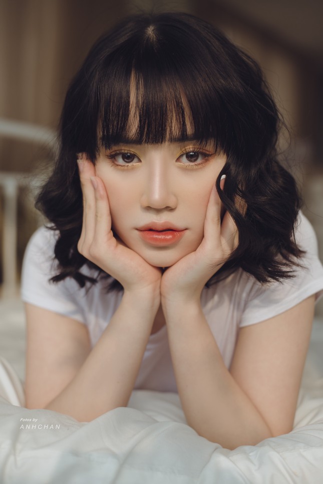 Bỏng mắt trong bộ ảnh chụp tại studio của hotgirl Hà Thành ảnh 1