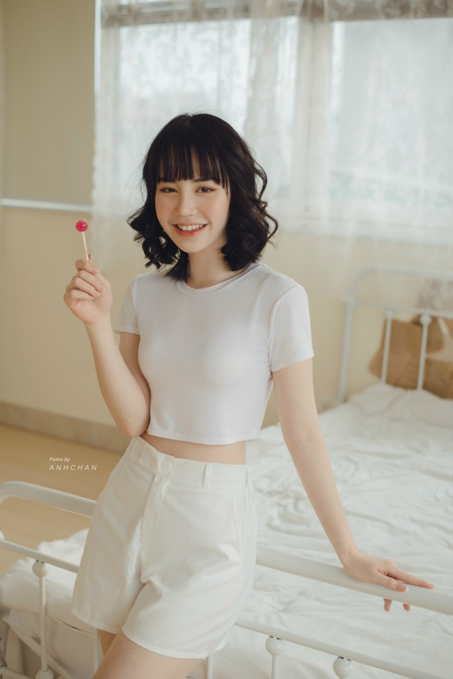 Bỏng mắt trong bộ ảnh chụp tại studio của hotgirl Hà Thành ảnh 3