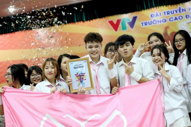 Chàng sinh viên từ bỏ học Báo chí theo đuổi nghề “cầm phấn” ảnh 8