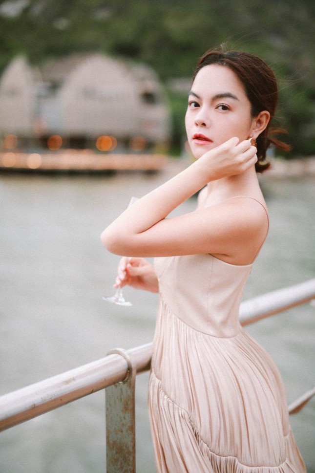 Hậu ly hôn ồn ào, Phạm Quỳnh Anh chẳng ngại khoe đường cong quyến rũ ảnh 10