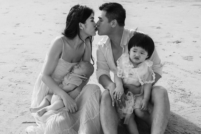 Sau lần lâm bồn thứ... sáu, Oanh Yến diện bikini khoe đường cong nóng bỏng ảnh 3