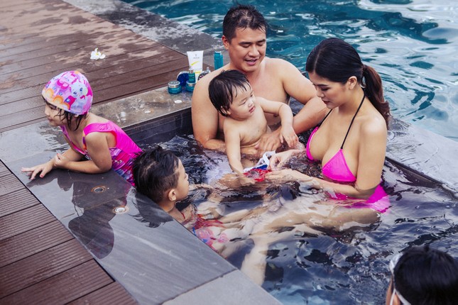 Sau lần lâm bồn thứ... sáu, Oanh Yến diện bikini khoe đường cong nóng bỏng ảnh 7