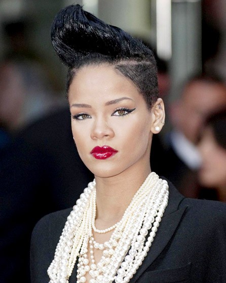 Những kiểu tóc ấn tượng của Rihanna ảnh 6