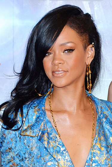 Những kiểu tóc ấn tượng của Rihanna ảnh 7