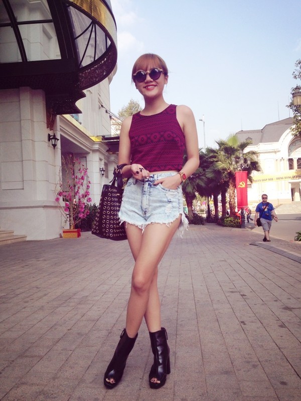 “Soi” phong cách thời trang của Văn Mai Hương ảnh 6