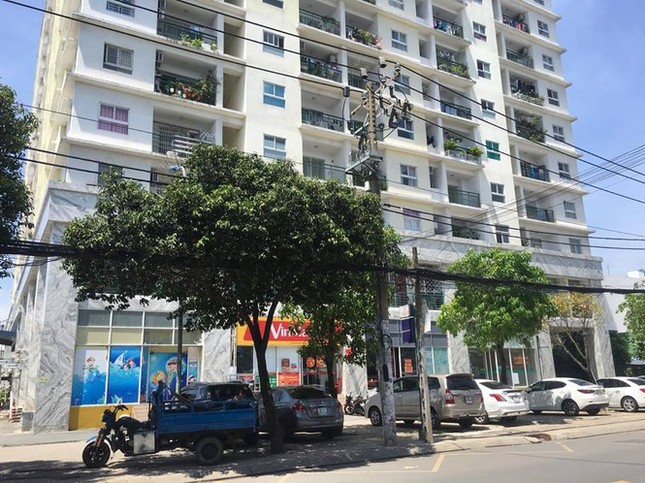 Dịch COVID-19: Ngân hàng chật vật phát mại nợ xấu bất động sản ảnh 2